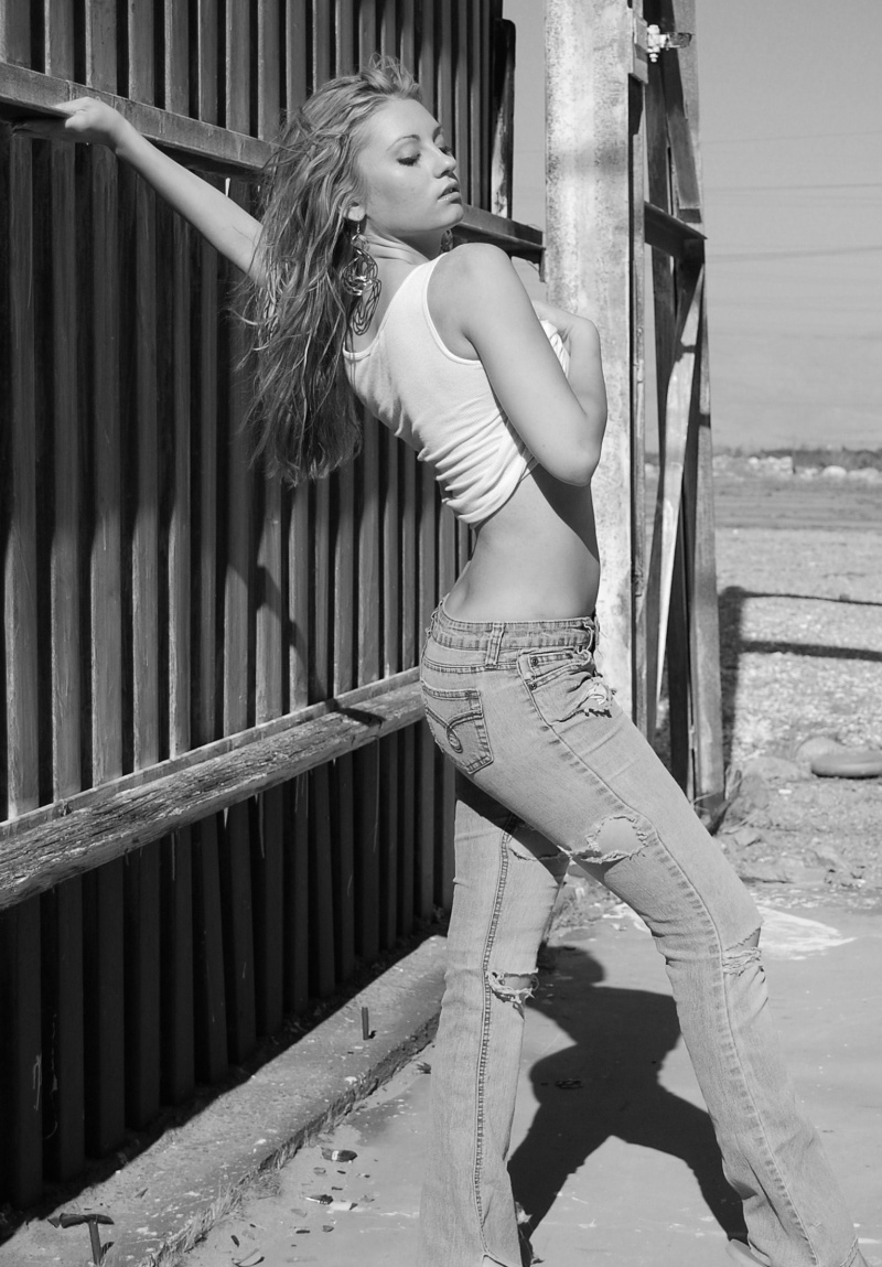 Female model photo shoot of lauraAnnM in california