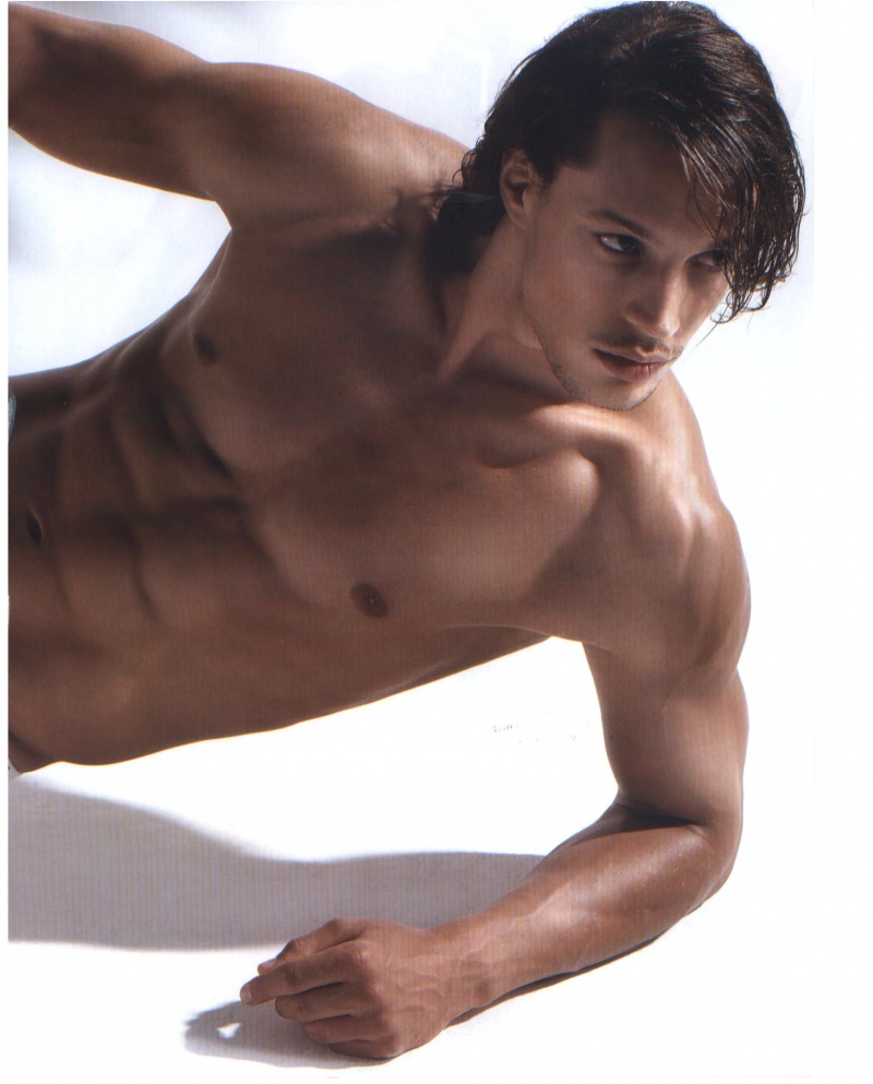 Male model photo shoot of Dejvis Svilar