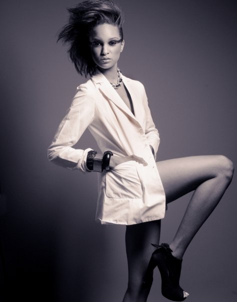 Female model photo shoot of Beauty by Britni Nicole and Mia Venice Fields by Mark Sacro