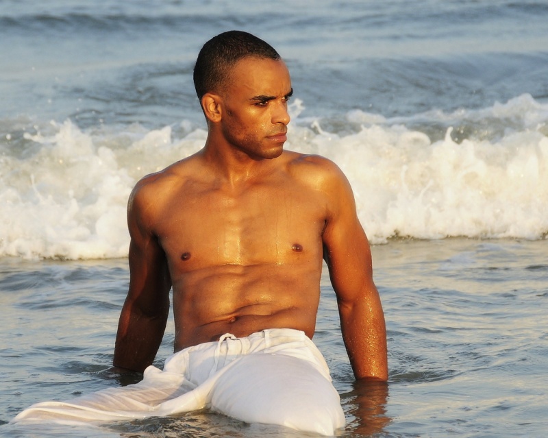 Male model photo shoot of Darius_Bridges