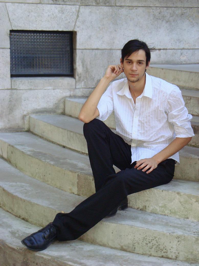 Male model photo shoot of Deedjay in Paris