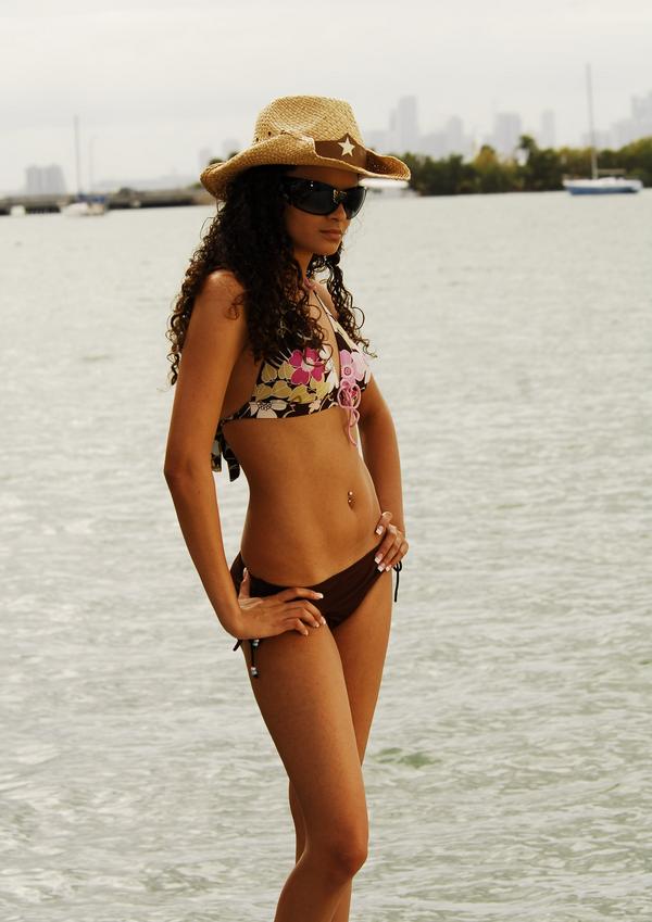 Female model photo shoot of Kiara Ivette in miami beach
