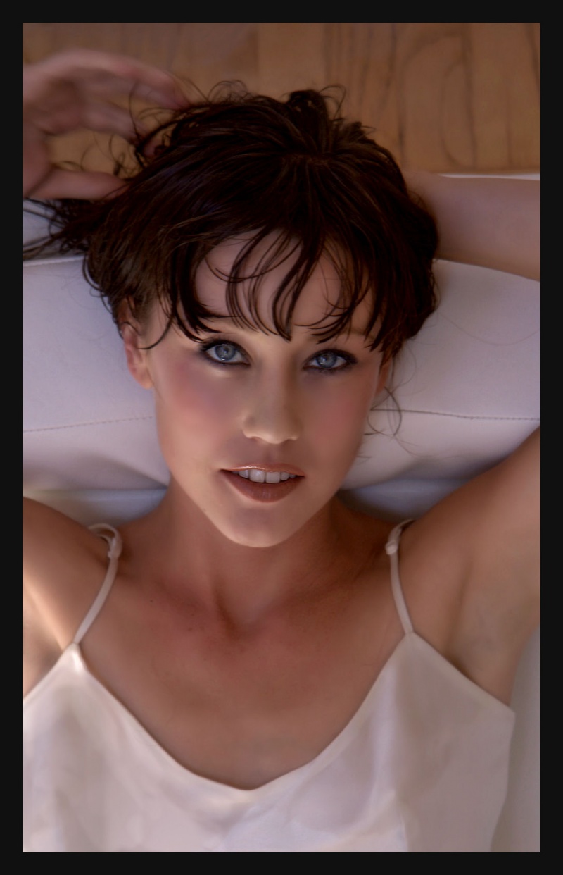 Female model photo shoot of Amy Malone by paul blieden in Manhattan Beach Studio
