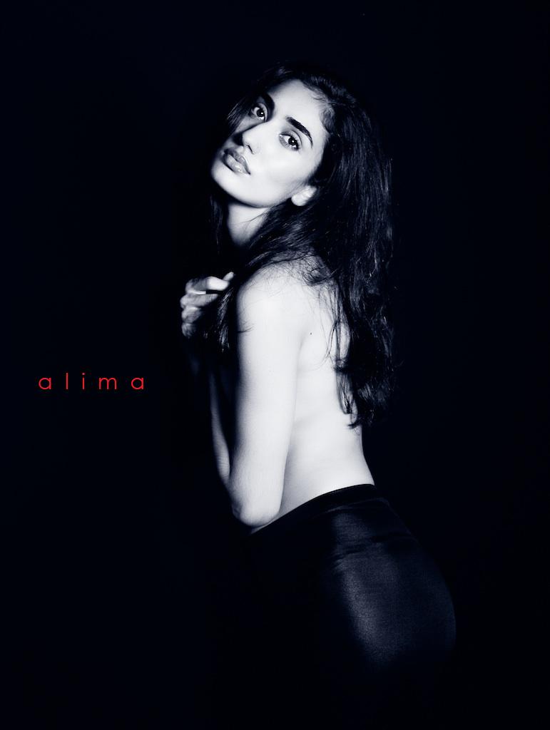 Female model photo shoot of Alima R in Chicago