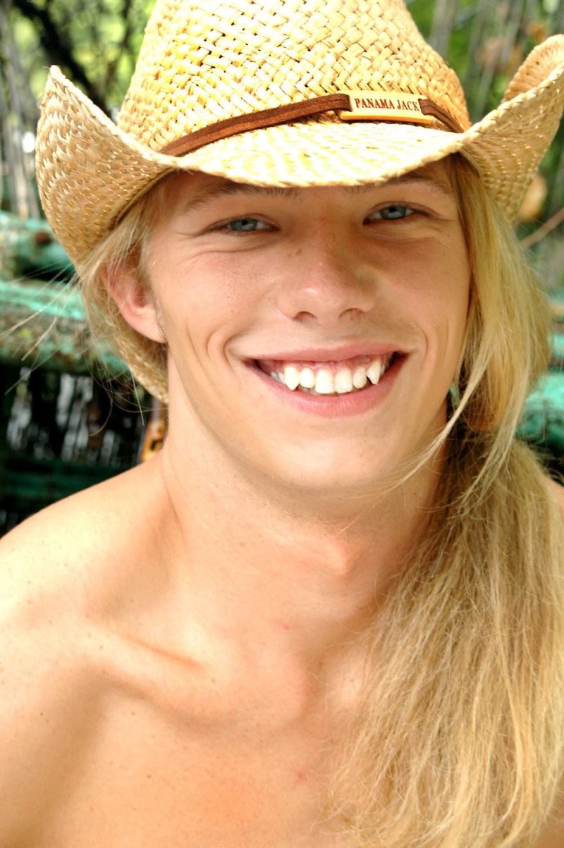 Male model photo shoot of Darren Corbin in Atl GA.