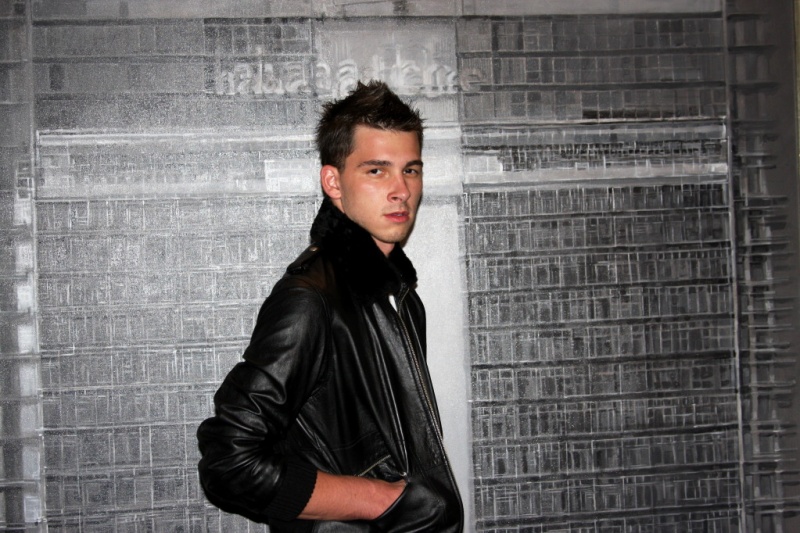 Male model photo shoot of Sebastian Kaminski