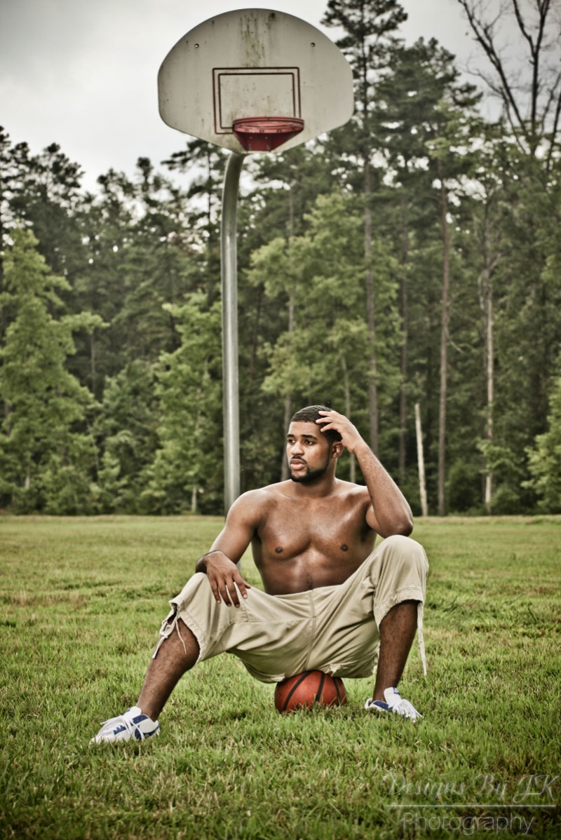 Male model photo shoot of Tramaine Pride