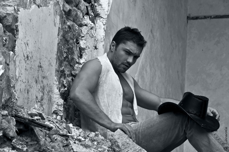 Male model photo shoot of romain-g