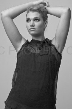 Female model photo shoot of Justine Gutman