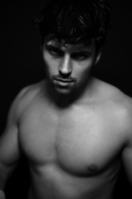 Male model photo shoot of Sidney Vieljans