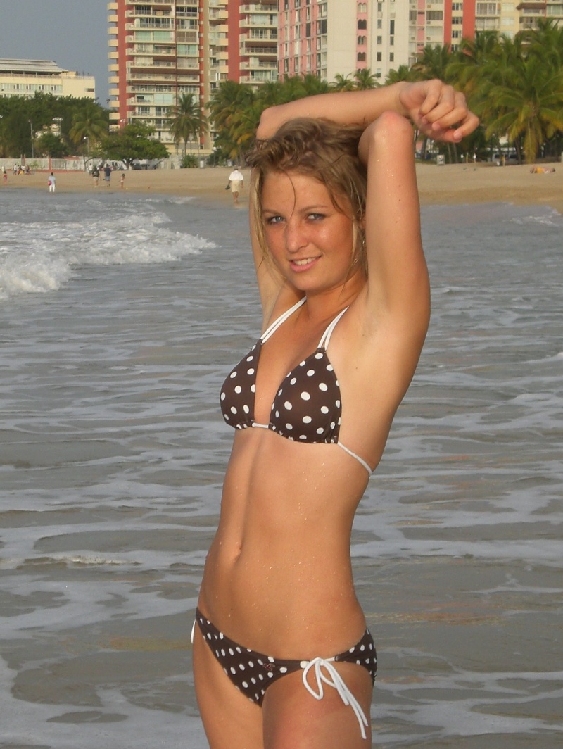 Female model photo shoot of Hdizzleh in Puerto Rico