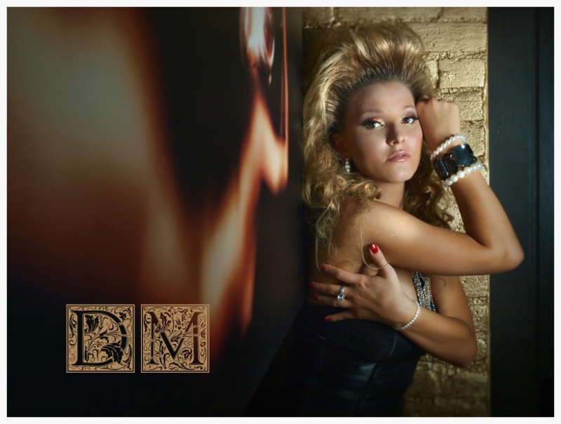 Female model photo shoot of Elena Davydova in Oak Tavern Denver, CO