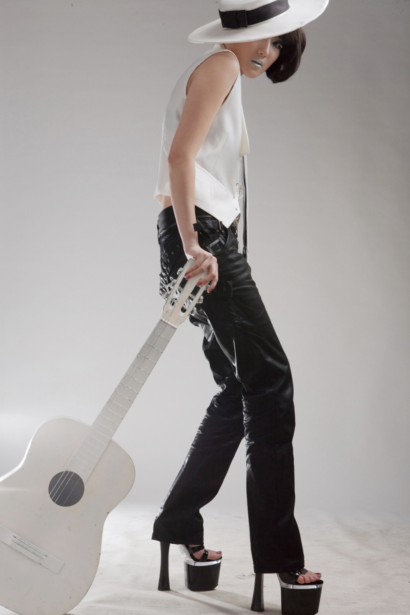 Female model photo shoot of Linda Hao Liyuan
