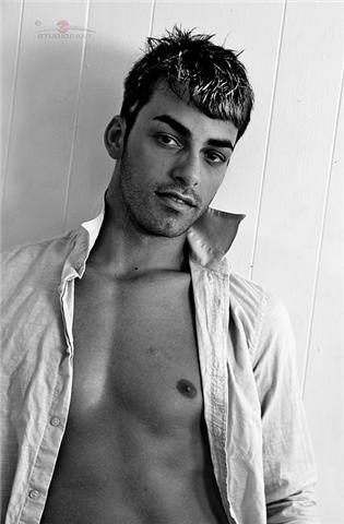 Male model photo shoot of Zachary Austin