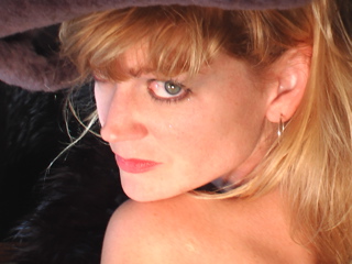 Female model photo shoot of Lisa Marie Shred