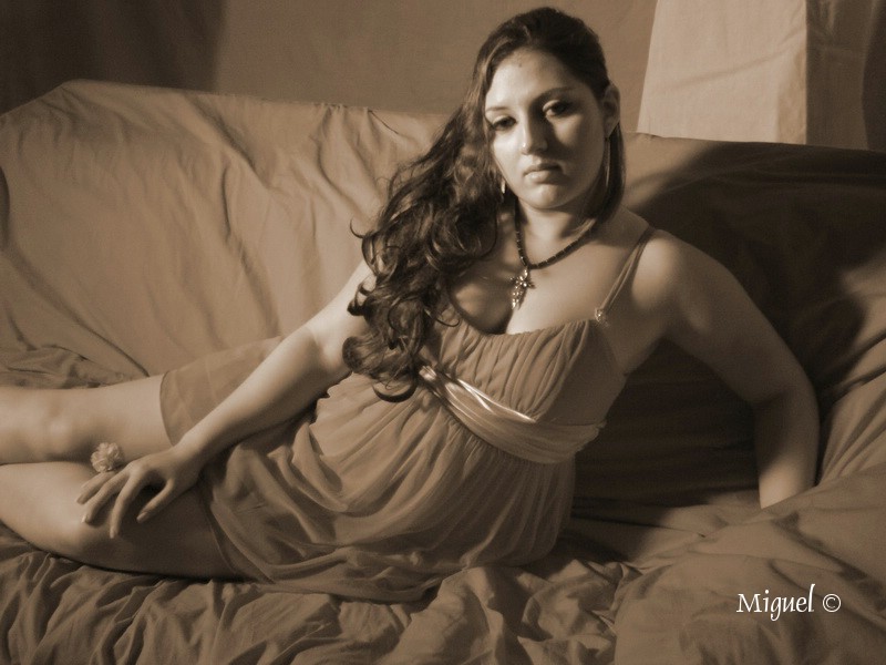 Female model photo shoot of Michelle from Chgarea by lobo estepario in Miguel's Studio