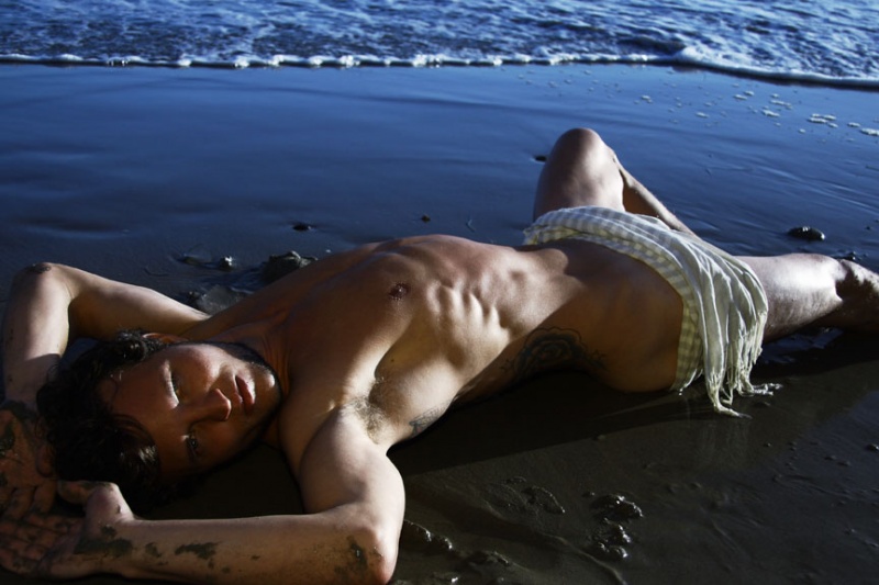 Male model photo shoot of Derrick Peltz by Claude Knowlton Photo in the beach