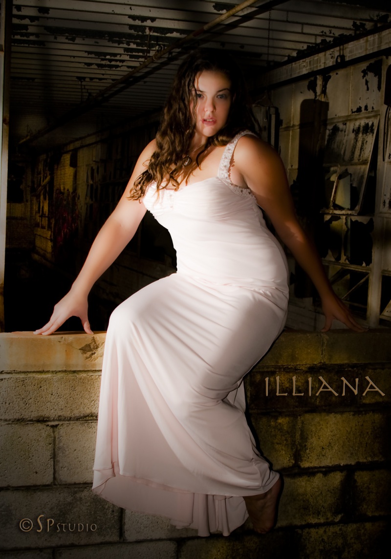 Female model photo shoot of ILLIANA in Ypsilanti, MI