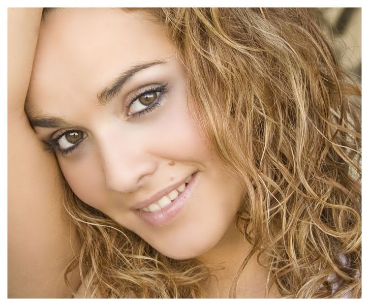 Female model photo shoot of joana goncalves