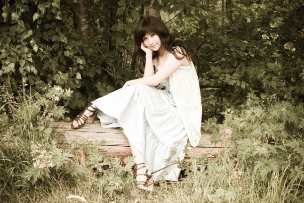 Female model photo shoot of QiQi 402 in Richmond Nature Park