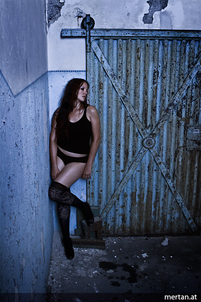 Female model photo shoot of Blackquira