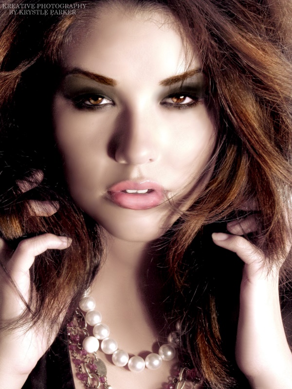 Female model photo shoot of Shaina Perry
