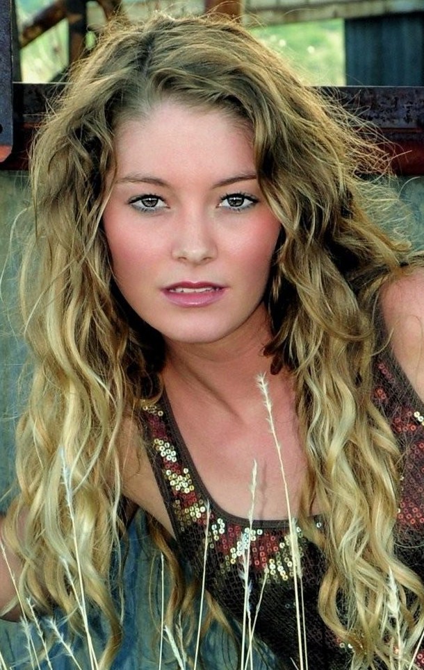 Female model photo shoot of Kelsey Tuel in borger