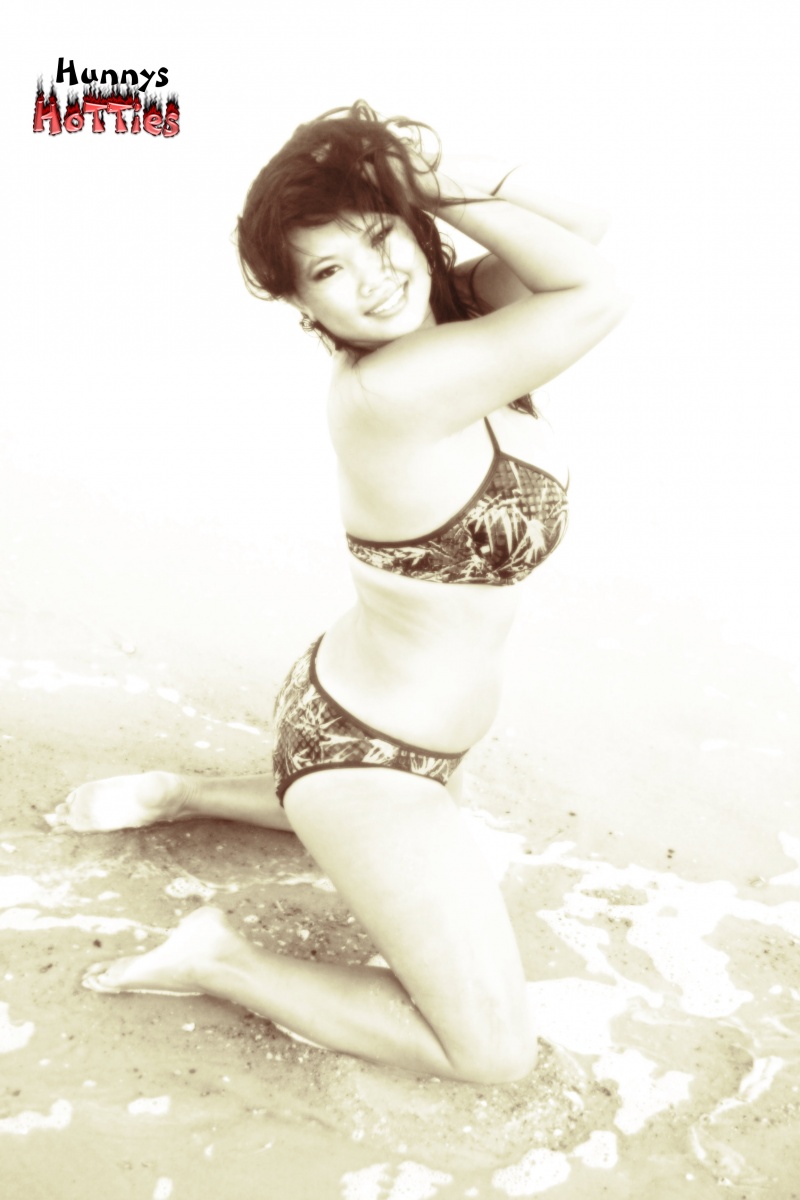 Female model photo shoot of Hunny Medders  in Jax Beach