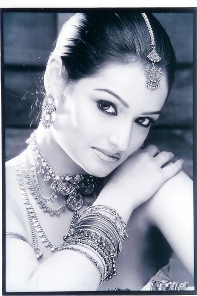 Female model photo shoot of Ritika Anand