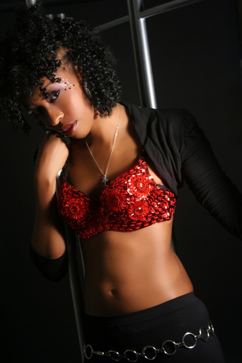 Female model photo shoot of Miss Cole Makeup Artist and Ree_C by Stylesphotos