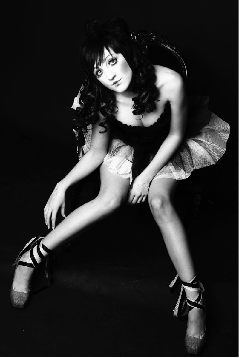 Female model photo shoot of Amy Leigh Crank