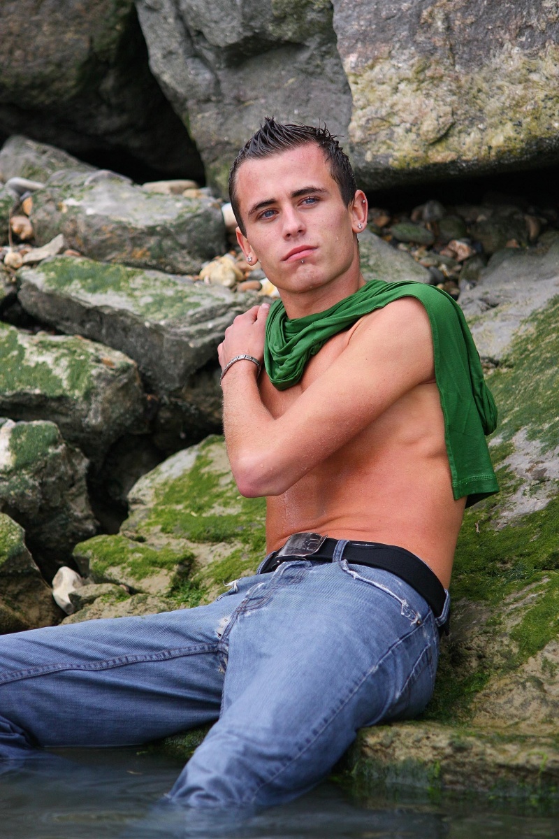 Male model photo shoot of Jeoffrey Straet in Ambleteuse & Boulogne