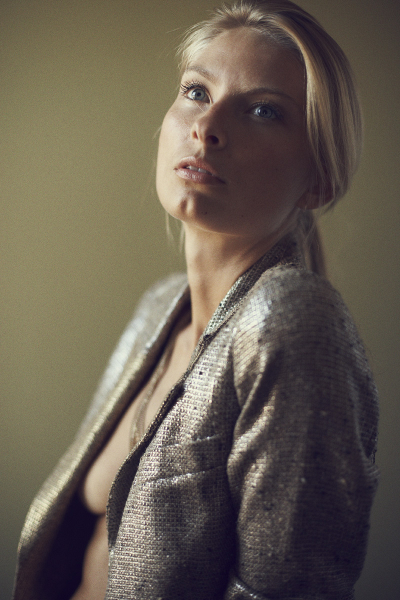 Female model photo shoot of Natalie Alina