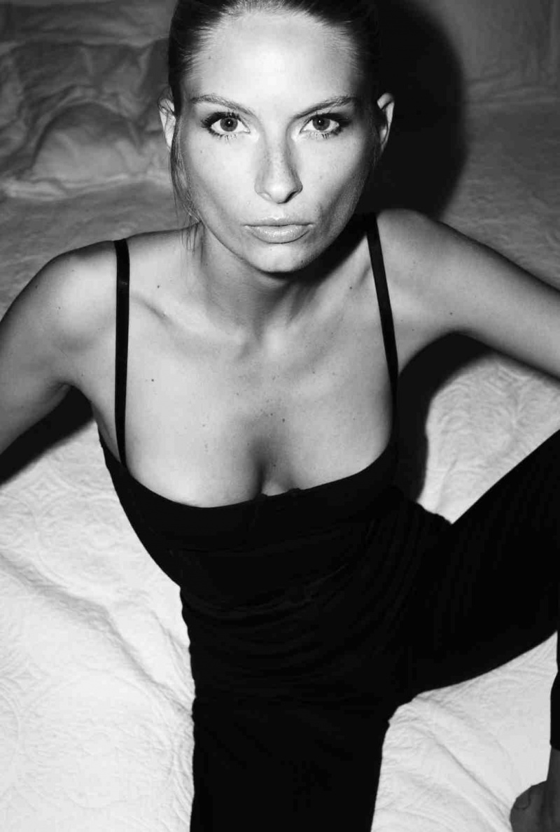 Female model photo shoot of Natalie Alina