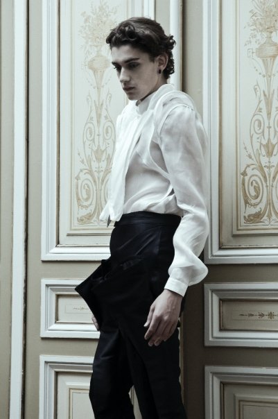 Male model photo shoot of Mathias Emmerechts