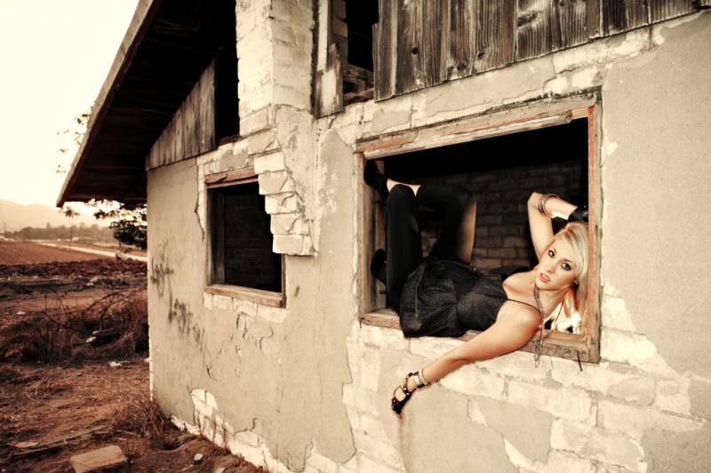 Female model photo shoot of Lindseyy Michelle in Murr Town