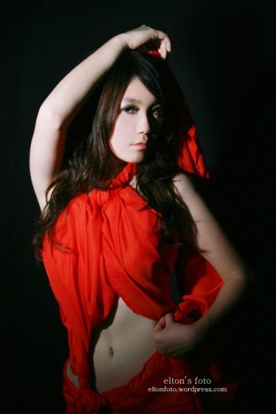 Female model photo shoot of daphne chuah