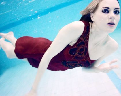 Female model photo shoot of Hannah McDonnell in Underwater shoot