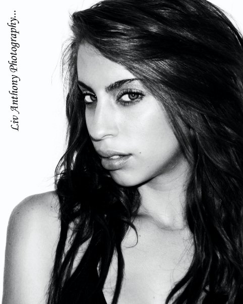 Female model photo shoot of Amanda Abdallah