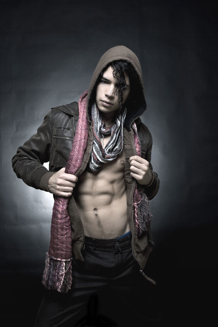 Male model photo shoot of Leonardo Alarcon by Melvin Lara