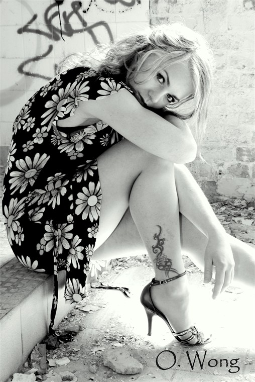 Female model photo shoot of New Ellen in Bath