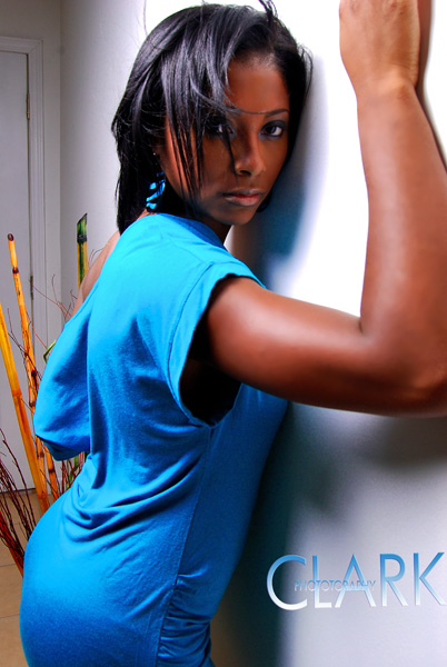 Female model photo shoot of Dionne Knight