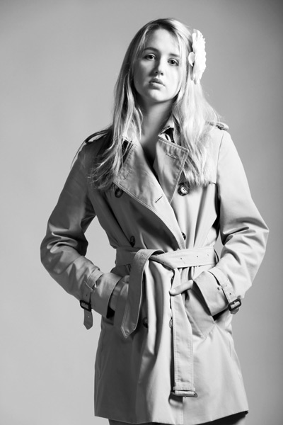 Female model photo shoot of Hollie Moulton