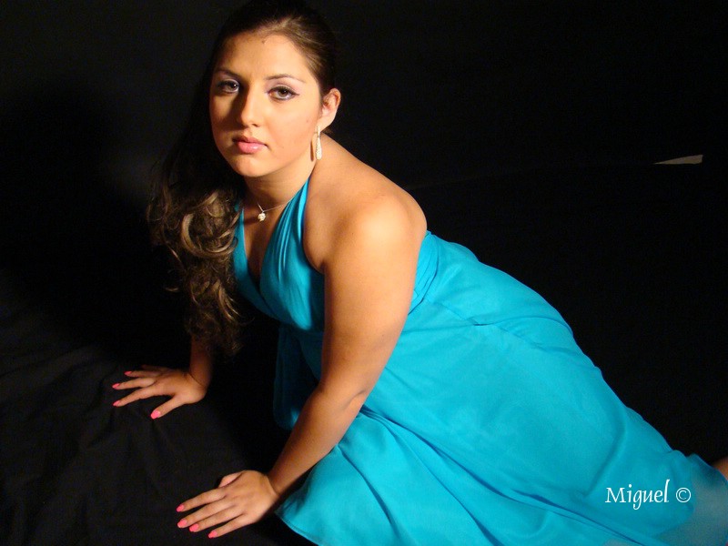 Female model photo shoot of Michelle from Chgarea by lobo estepario in Miguel's studio