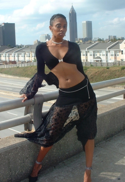 Female model photo shoot of Nichelle Ward in Downtown Atlanta