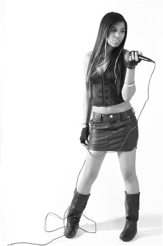 Female model photo shoot of oribel