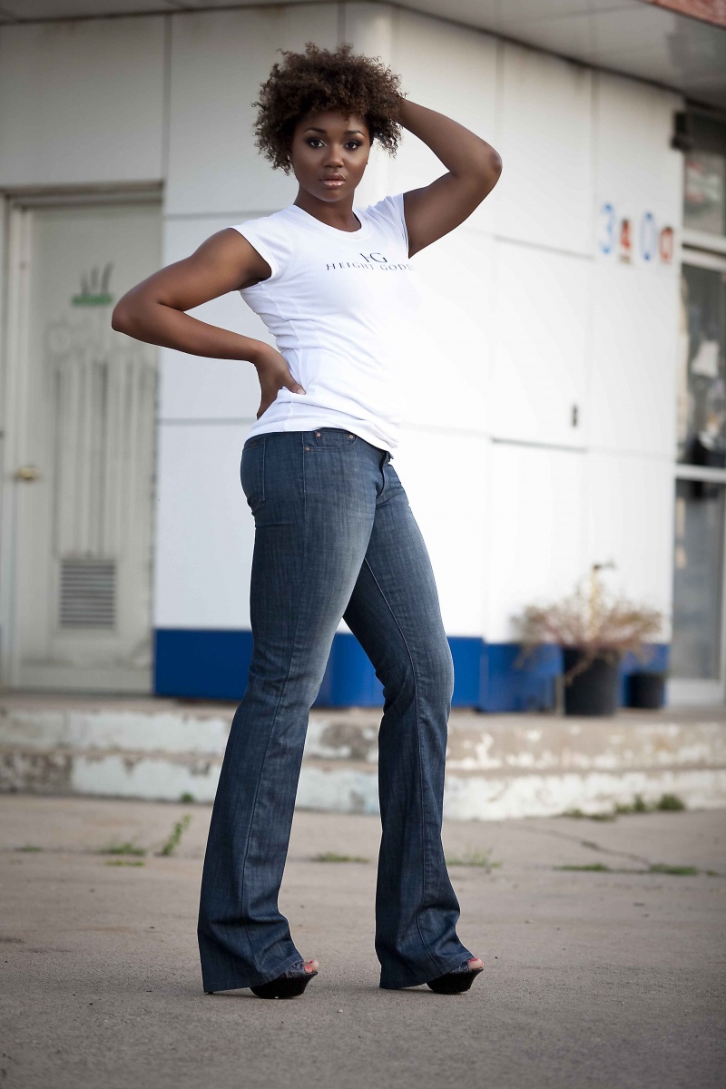 Female model photo shoot of HEIGHT GODDESS and Ndambe by Kauwuane Burton in Dallas, TX, makeup by Kassie Coleman