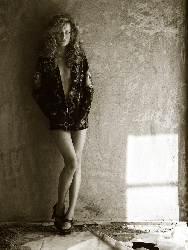 Female model photo shoot of Maranda Shea by light and chaos photo, hair styled by Phira Beauty