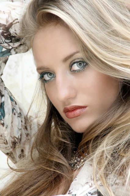 Female model photo shoot of Elena Novak