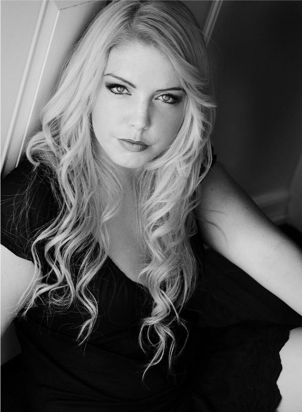 Female model photo shoot of Kiara Roberts